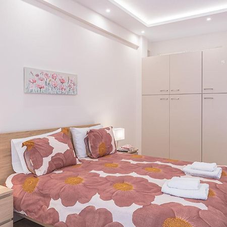 Amazing Apartment Near Metro Station! Athén Kültér fotó