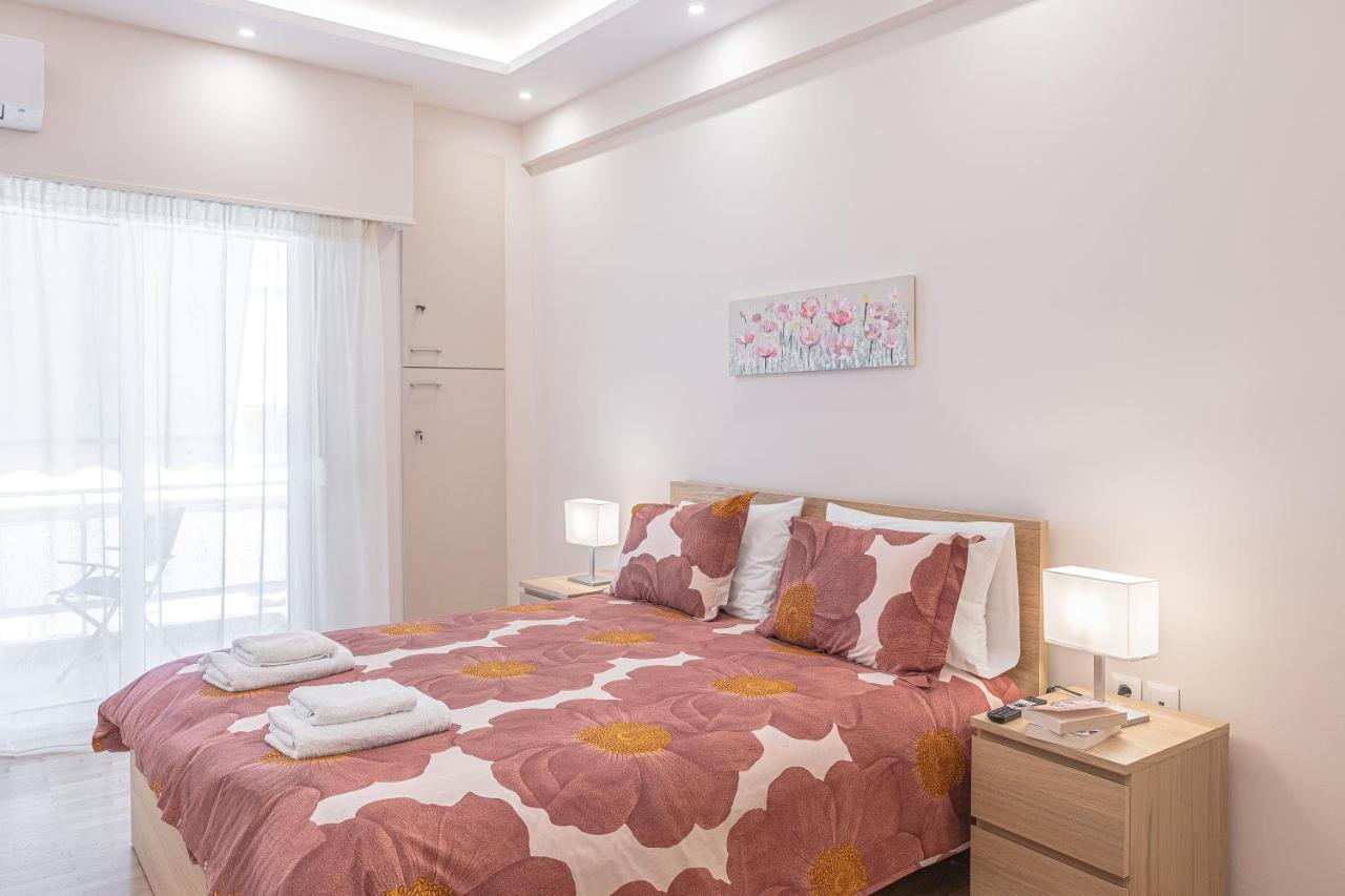 Amazing Apartment Near Metro Station! Athén Kültér fotó